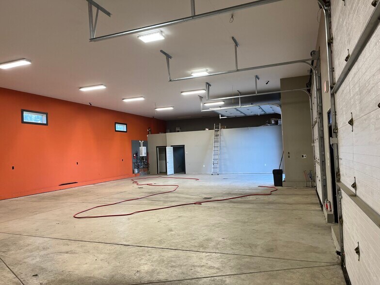 6304 Moncton Dr, Hamburg, NY à louer - Photo du bâtiment - Image 2 de 6