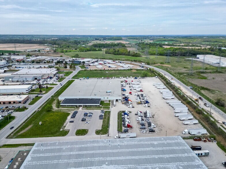 8069 Lawson Rd, Milton, ON à vendre - Photo du bâtiment - Image 2 de 19