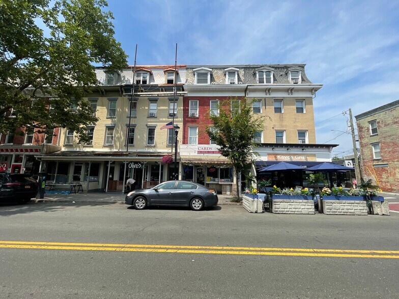 116 Main St, Nyack, NY à vendre - Photo du bâtiment - Image 2 de 3
