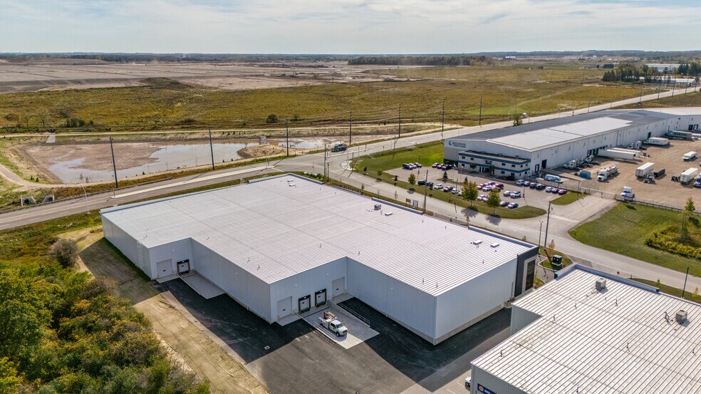 155 Dennis Rd, St Thomas, ON à louer - Photo du bâtiment - Image 3 de 21