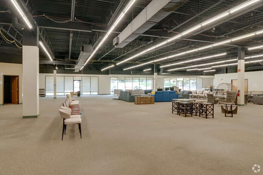 4101 Capital Blvd, Raleigh, NC for lease - Interior Photo - Image 3 of 30