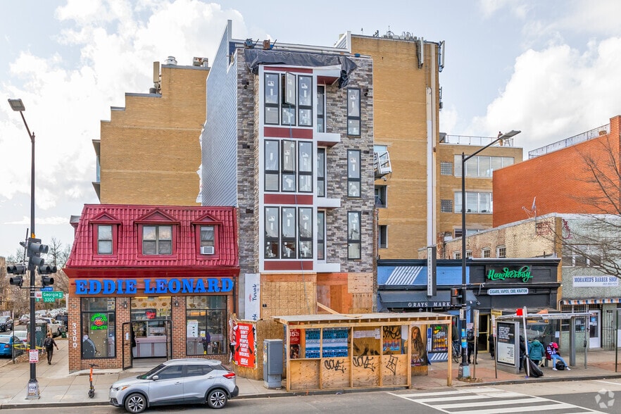3302 Georgia Ave NW, Washington, DC for lease - Primary Photo - Image 1 of 15