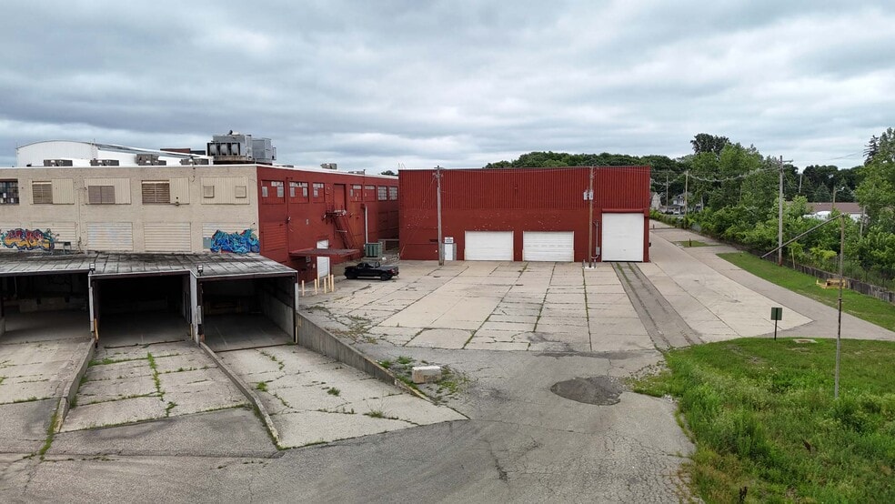 2120 S Washington Ave, Lansing, MI for sale - Building Photo - Image 3 of 30