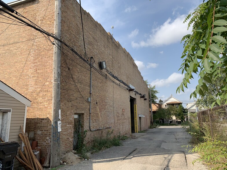 2956 W 38th St, Chicago, IL for lease - Building Photo - Image 2 of 8