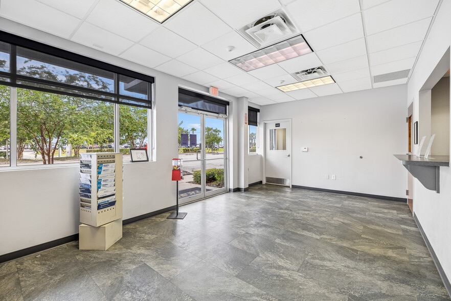 9707 Bachman Rd, Orlando, FL for lease - Building Photo - Image 3 of 21