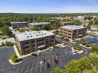 Plus de détails pour 290-300 S County Farm Rd, Wheaton, IL - Bureau à louer