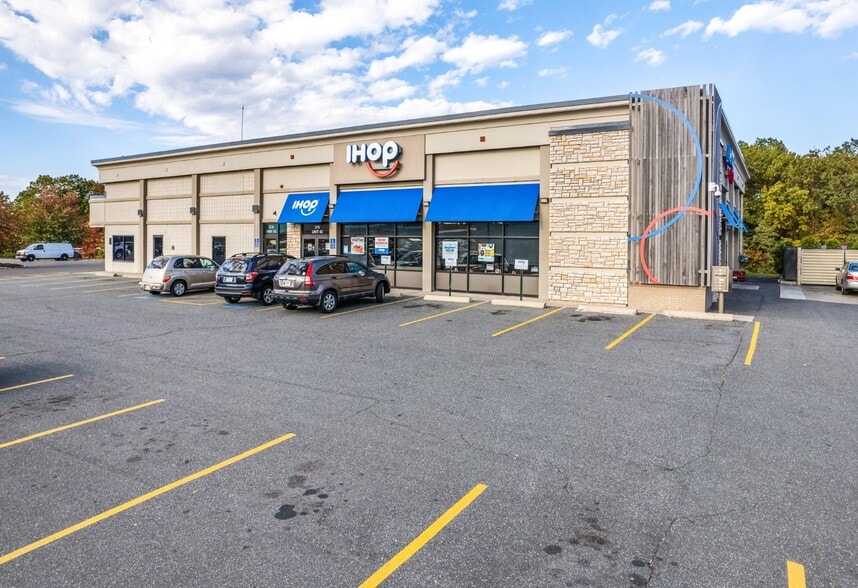 380 Cooley St, Springfield, MA à louer - Photo du bâtiment - Image 3 de 8