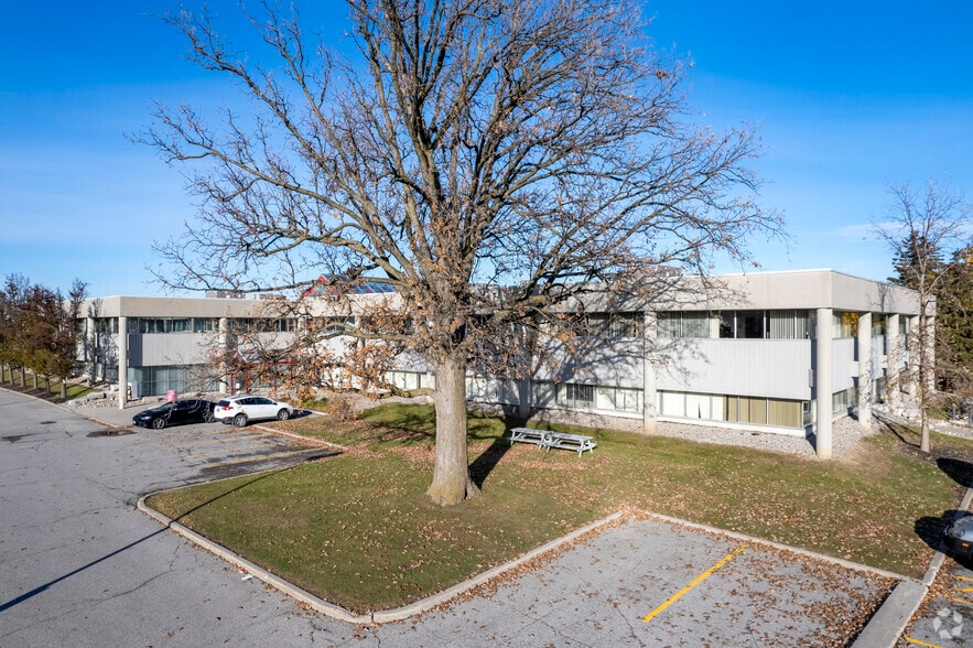 60 Centurian Dr, Markham, ON à louer - Photo du bâtiment - Image 2 de 8