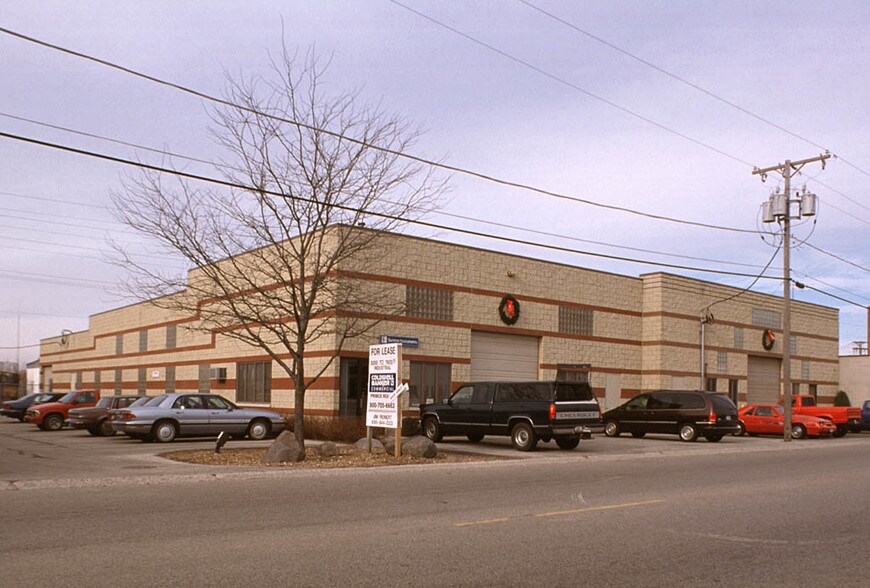732-738 N Highland Ave, Aurora, IL à louer - Photo principale - Image 1 de 8