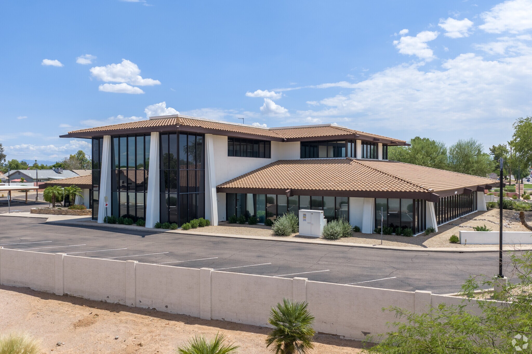 2610 E University Dr, Mesa, AZ à louer Photo principale- Image 1 de 6