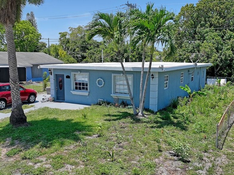 Pompano Beach portfolio portfolio of 3 properties for sale on LoopNet.ca - Building Photo - Image 1 of 15