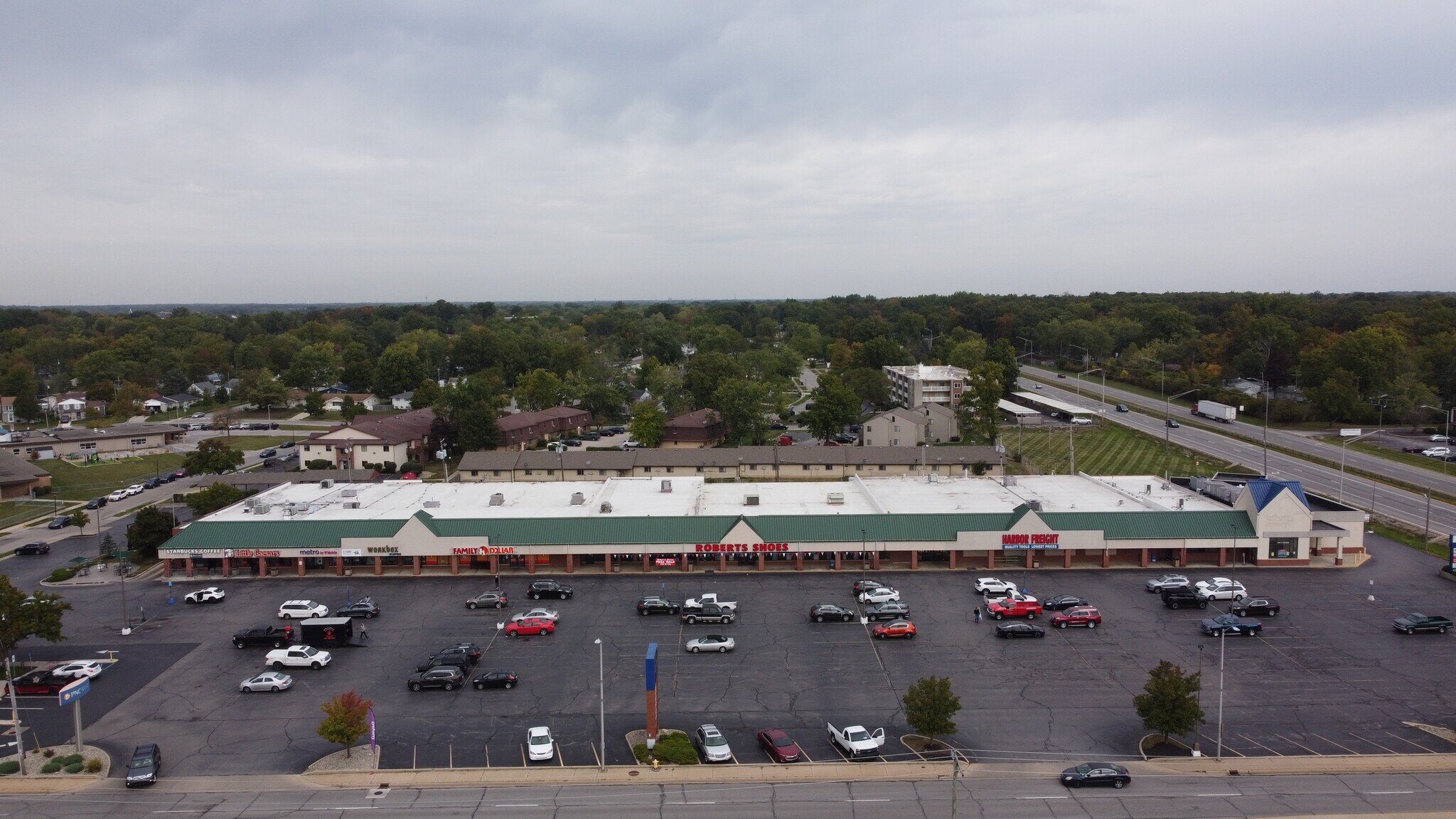 3905-3931 E State Blvd, Fort Wayne, IN for lease Primary Photo- Image 1 of 4