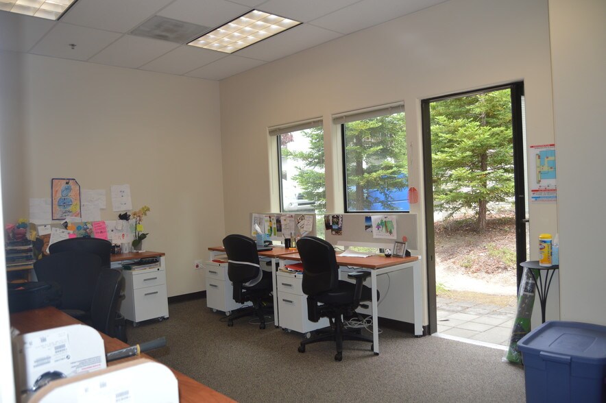 160 Wikiup Dr, Santa Rosa, CA à louer - Photo intérieure - Image 2 de 13