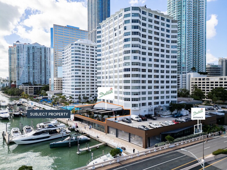 801 Brickell Bay Dr, Miami, FL à vendre - Photo du bâtiment - Image 2 de 12