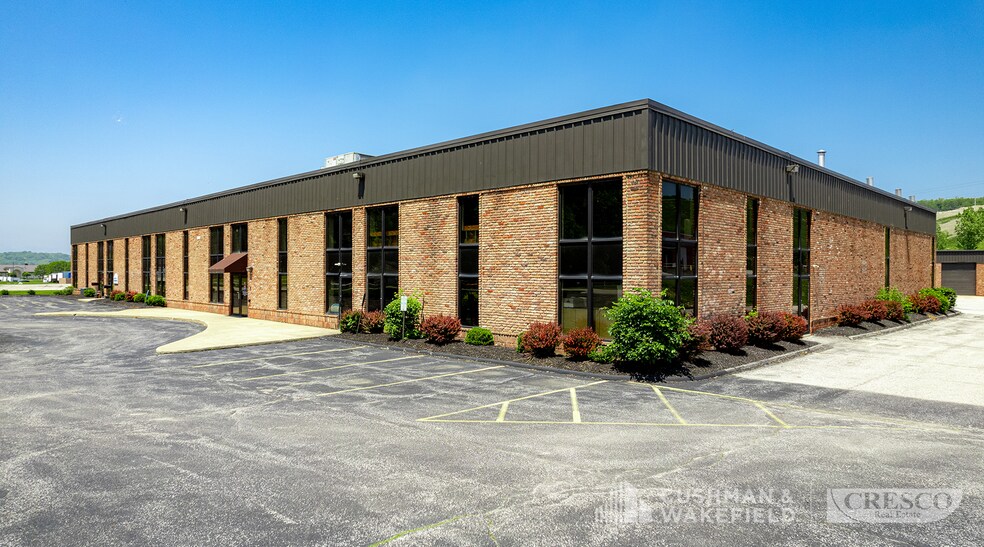 10111 Sweet Valley Dr, Valley View, OH à vendre - Photo du bâtiment - Image 3 de 4