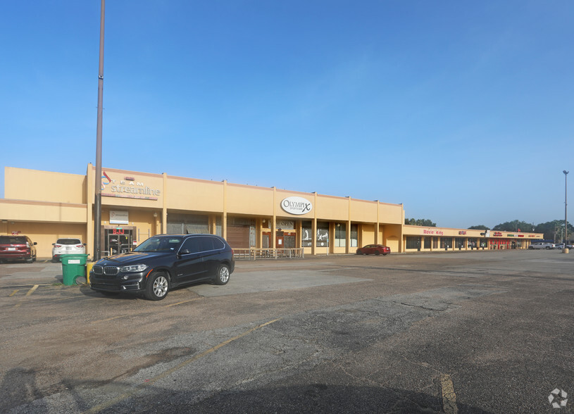 11041-11185 Huffmeister Rd, Cypress, TX for lease - Building Photo - Image 3 of 5