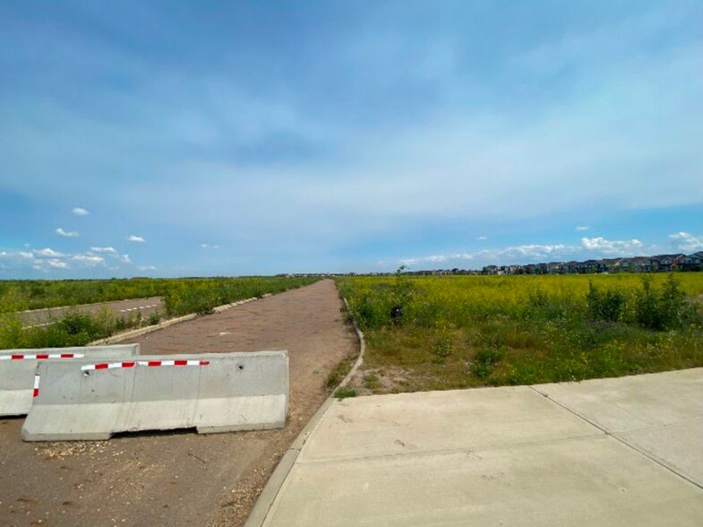 18 Parsons Crk, Fort McMurray, AB for sale - Building Photo - Image 3 of 9