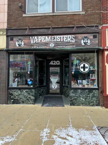 420 Main St, Racine, WI à vendre - Photo du bâtiment - Image 1 de 1