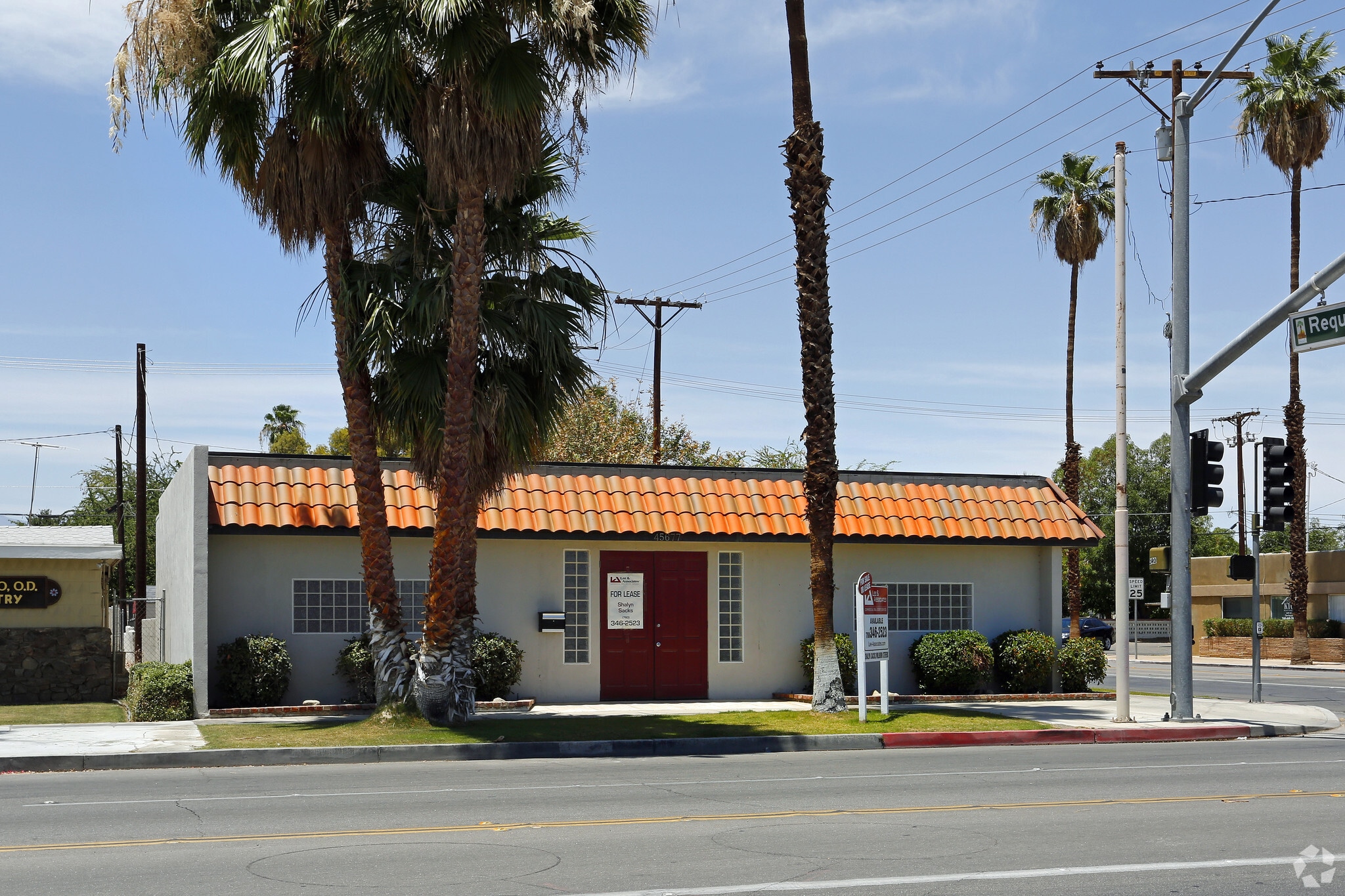 45655 Oasis St, Indio, CA à vendre Photo du bâtiment- Image 1 de 11