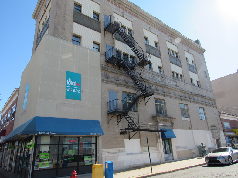 147 Smith St, Perth Amboy, NJ for lease - Building Photo - Image 2 of 6