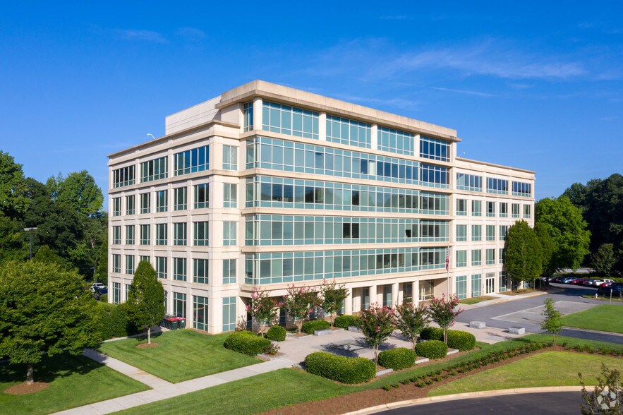 3950 Shackleford Rd, Duluth, GA à louer - Photo du bâtiment - Image 2 de 9