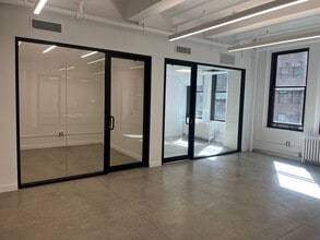 575 8th Ave, New York, NY à louer Photo intérieure- Image 2 de 9