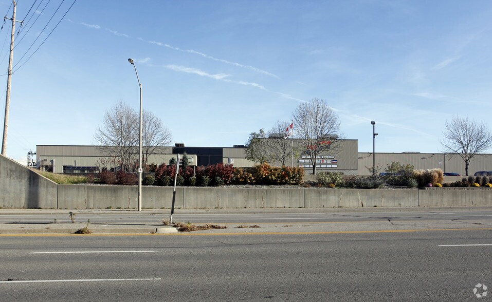 1121 Walkers Line, Burlington, ON à louer - Photo du bâtiment - Image 2 de 4