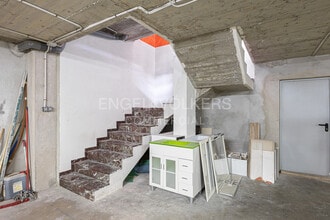 Bureau/Commerce de détail dans Esplugues de Llobregat, Barcelona à louer Photo intérieure- Image 1 de 4