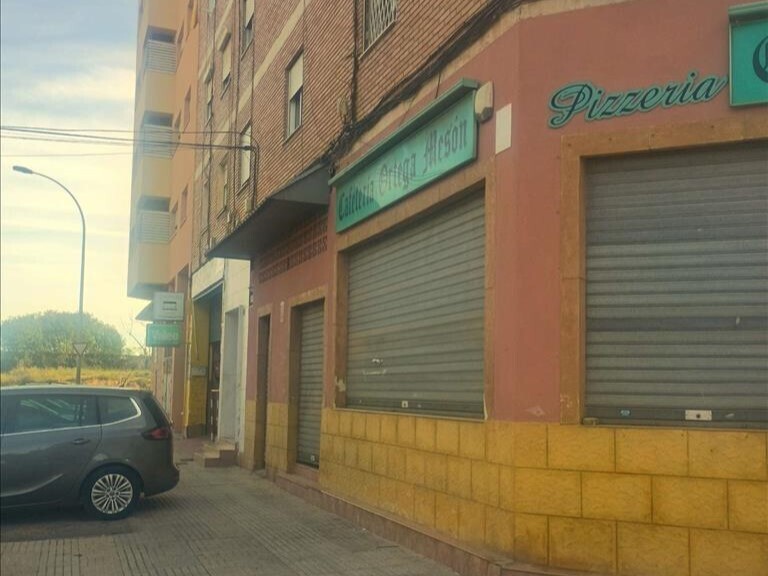 Retail in Cartagena for sale Building Photo- Image 1 of 6