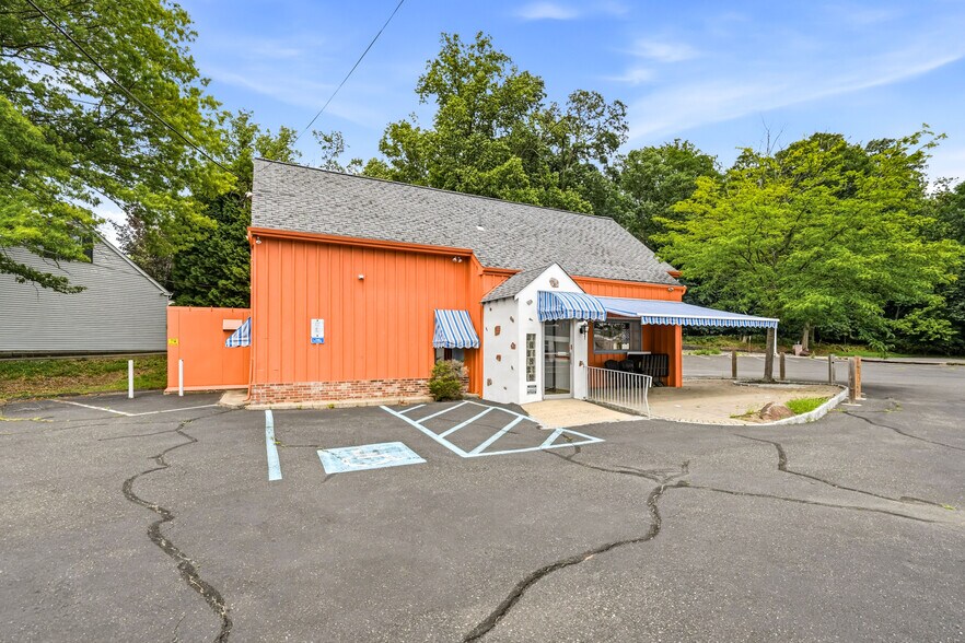 924 N Bethlehem Pike, Ambler, PA à vendre - Photo du bâtiment - Image 2 de 27
