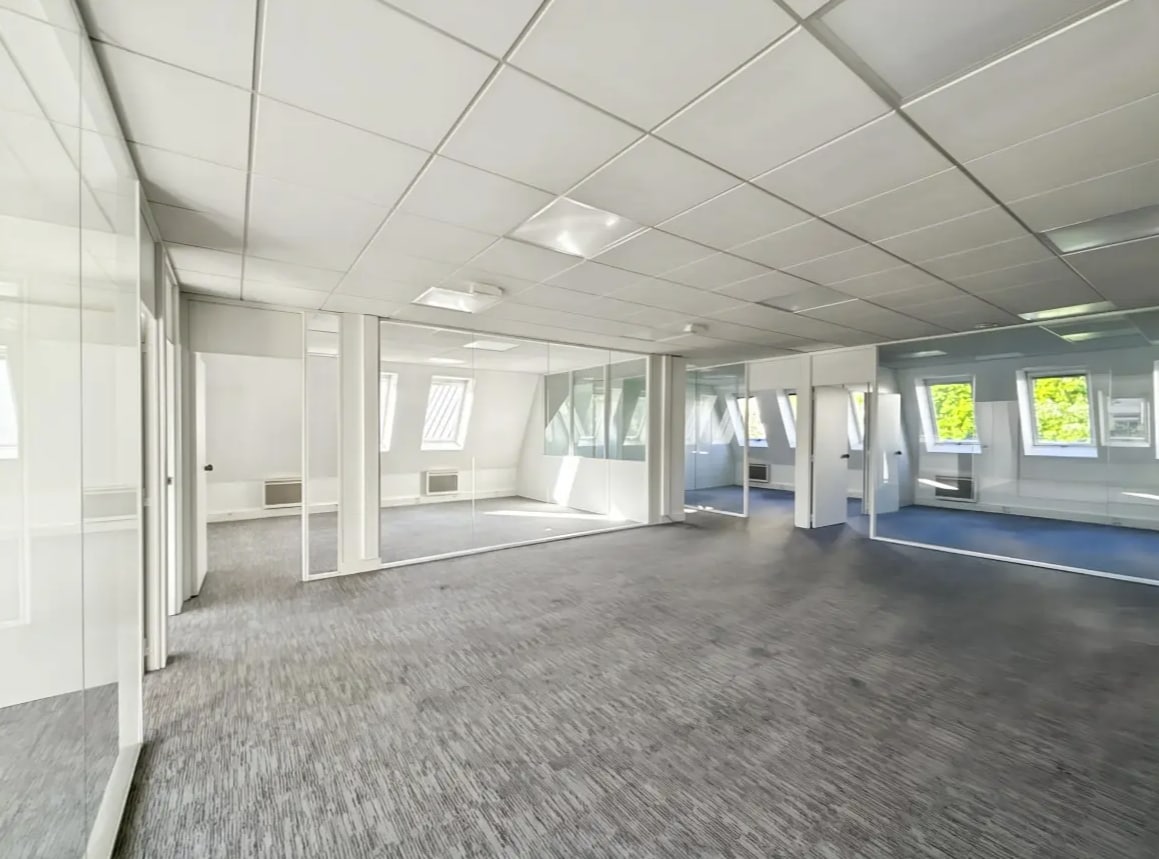 52 Rue Du Capitaine Guynemer, Courbevoie, HDS 92400 - Unit 1 - - Interior Photo - Image 1 of 6