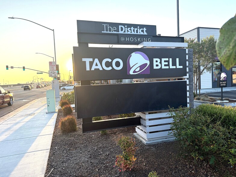 2605 Hosking Ave, Bakersfield, CA for sale - Building Photo - Image 2 of 15