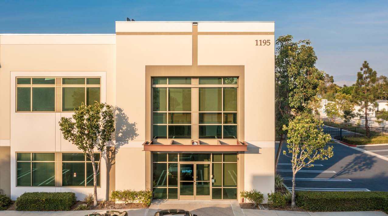 1195 Warner Ave, Tustin, CA à louer Photo du bâtiment- Image 1 de 2