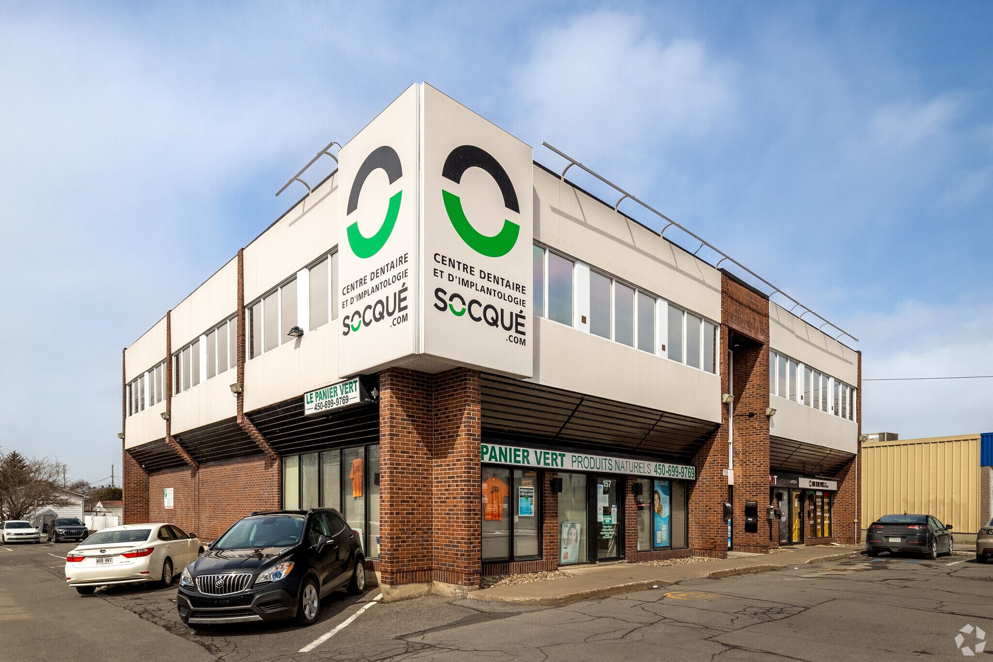 151-157 Boul Saint-Jean-Baptiste, Châteauguay, QC for sale Primary Photo- Image 1 of 1