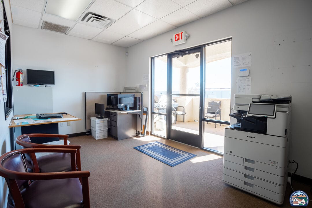 1103 Industry Way, El Centro, CA à vendre Photo intérieure- Image 1 de 13