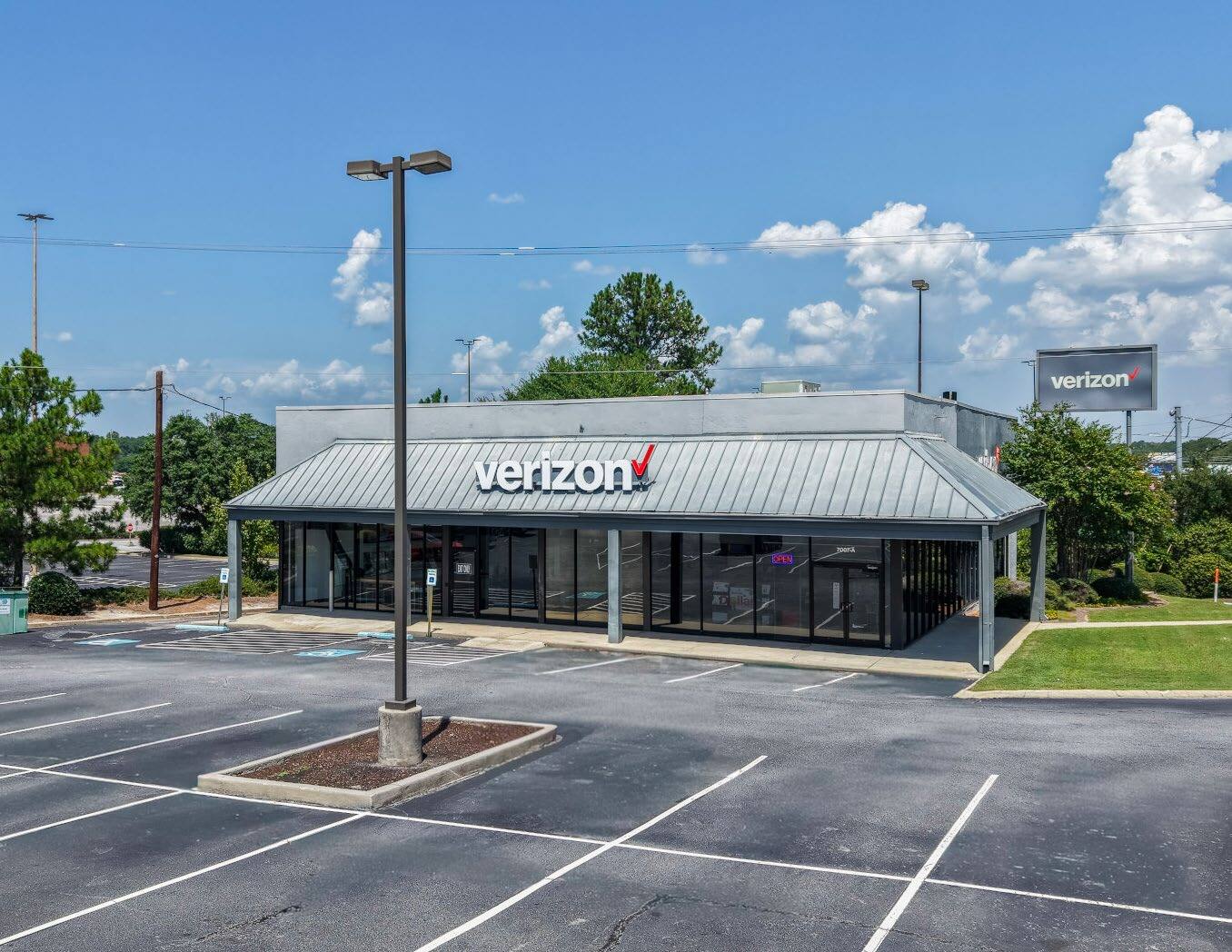 7007 A-7007 C Two Notch Rd, Columbia, SC for sale Building Photo- Image 1 of 8