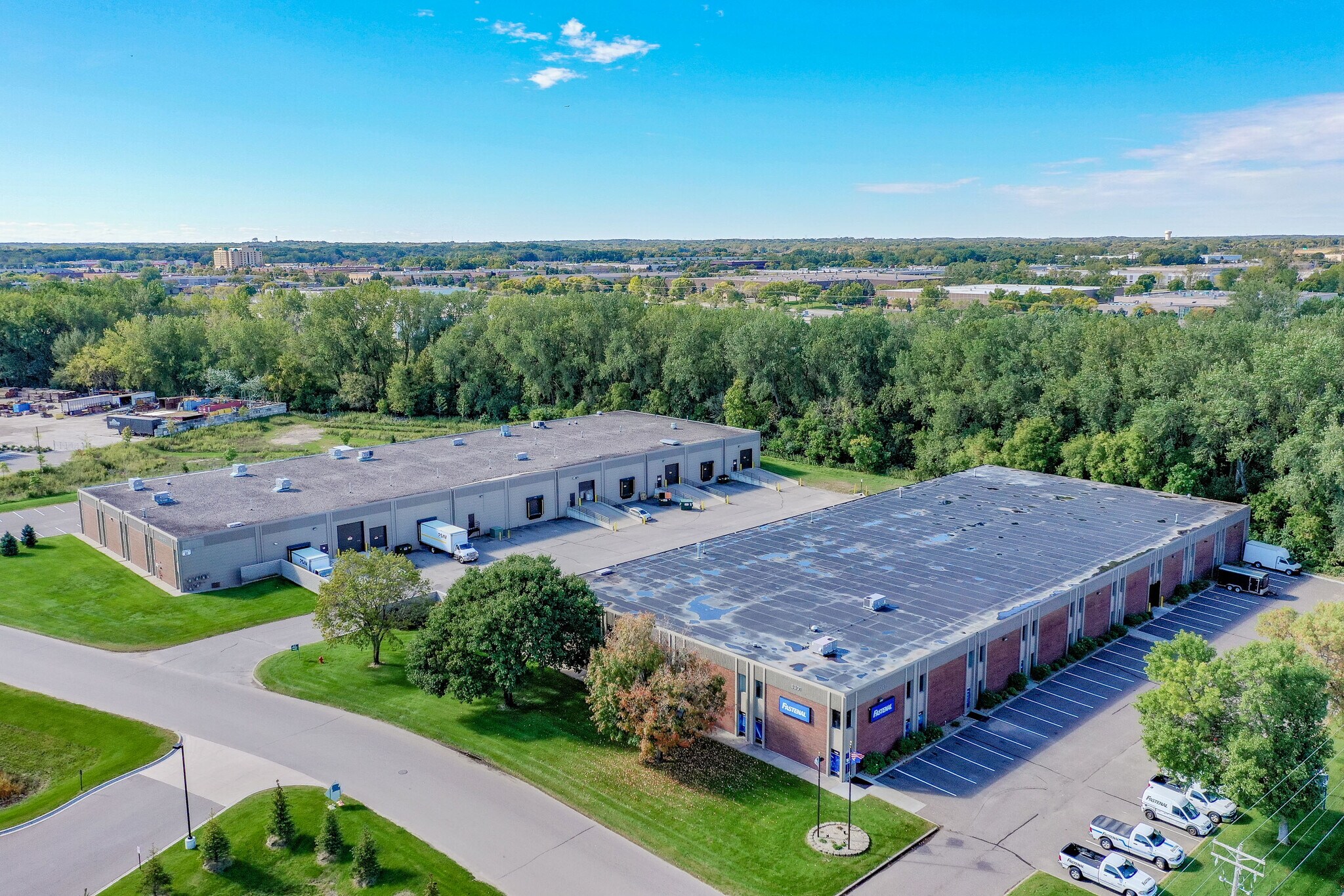 8301 Brooklyn Blvd, Brooklyn Park, MN à louer Photo principale- Image 1 de 9