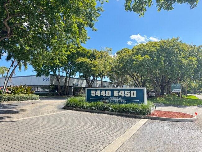 Plus de détails pour 5440 NW 33rd Ave, Fort Lauderdale, FL - Bureau, Local d'activités à louer