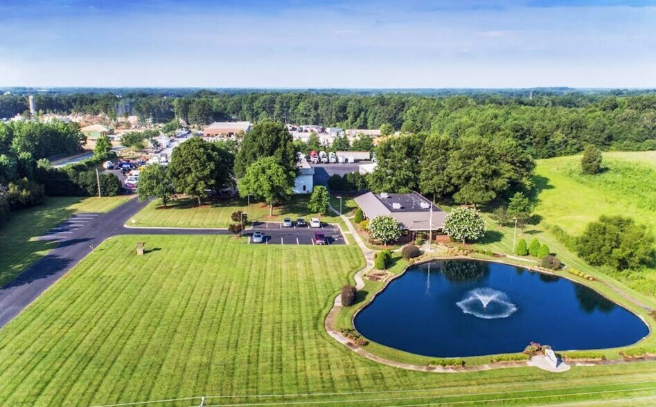 4519 Old Charlotte Hwy, Monroe, NC à louer - Photo du bâtiment - Image 2 de 23