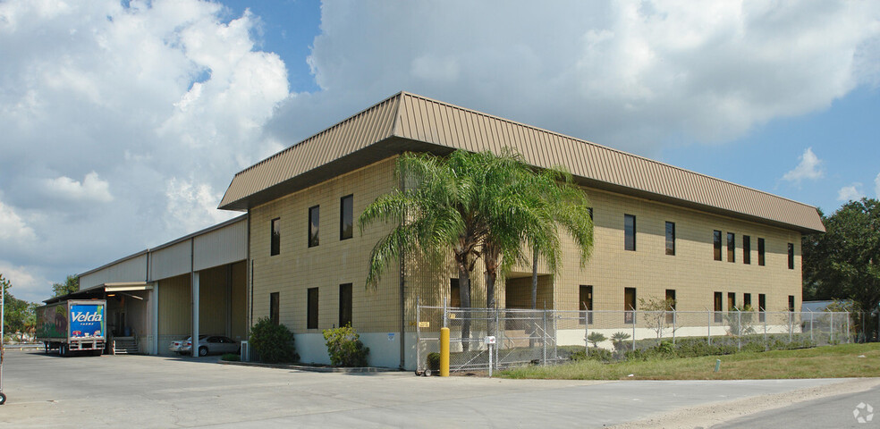 5200 S Manhattan Ave, Tampa, FL à louer - Photo du bâtiment - Image 2 de 6