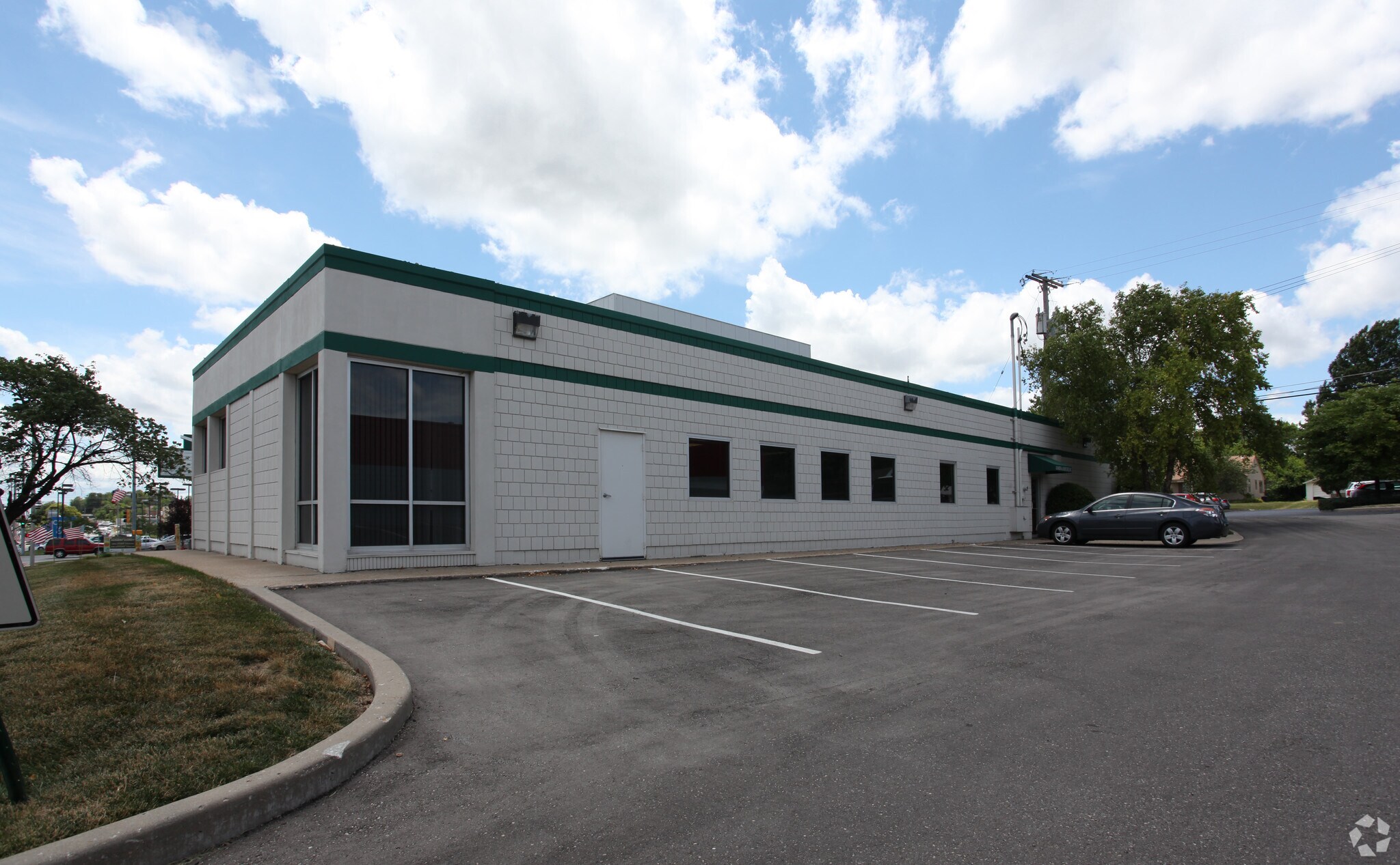7820 Metcalf Ave, Overland Park, KS for lease Primary Photo- Image 1 of 4