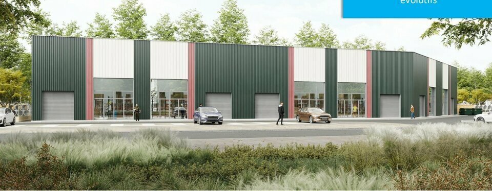 Retail in Persan for lease Building Photo- Image 1 of 6