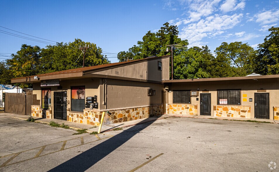 1006 West Ave, San Antonio, TX à vendre - Photo du bâtiment - Image 2 de 81