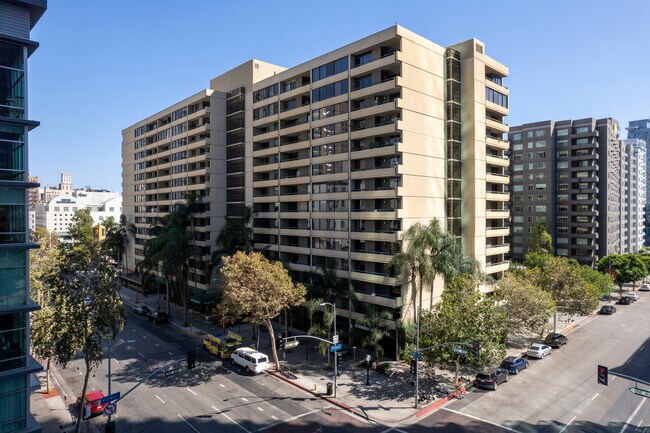 Plus de détails pour 600-638 W 9th St, Los Angeles, CA - Commerce de détail à louer