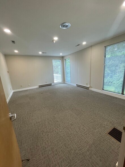 14115 Lovers Ln, Culpeper, VA à louer - Photo du bâtiment - Image 3 de 11