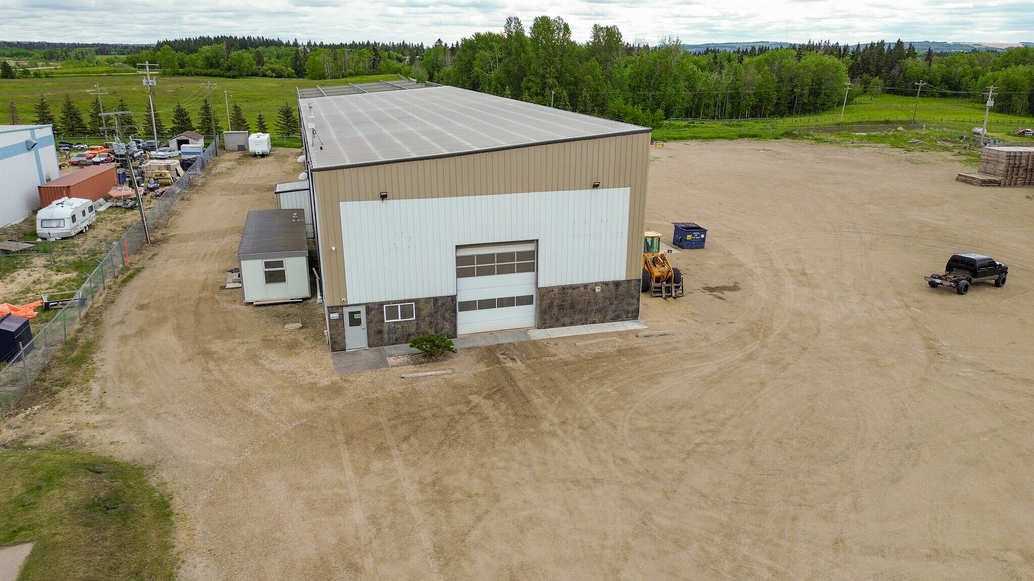 27123 Hwy 597, Blackfalds, AB à vendre Photo du bâtiment- Image 1 de 1