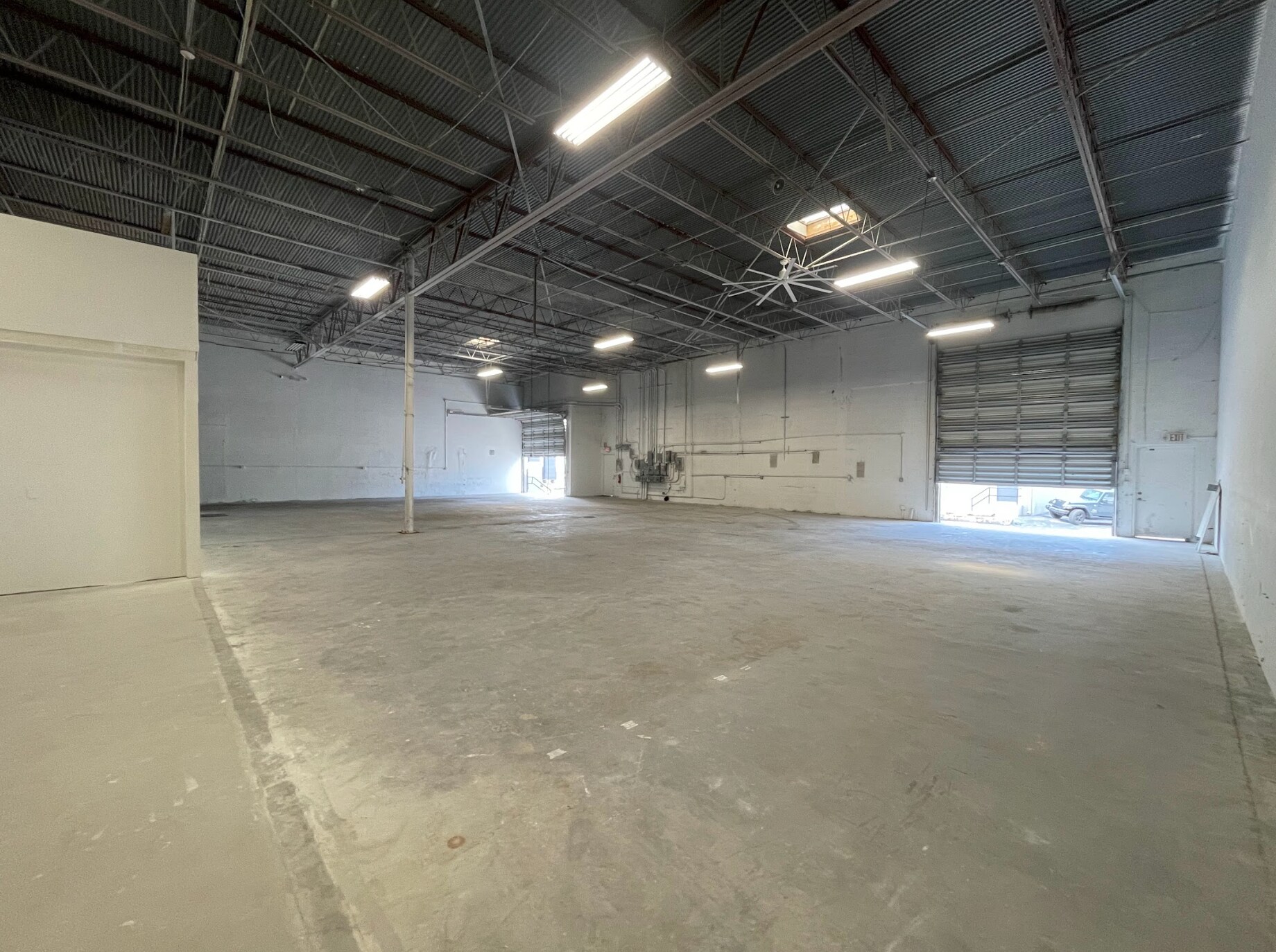 3600 NE 4th Ave, Oakland Park, FL for lease Interior Photo- Image 1 of 7