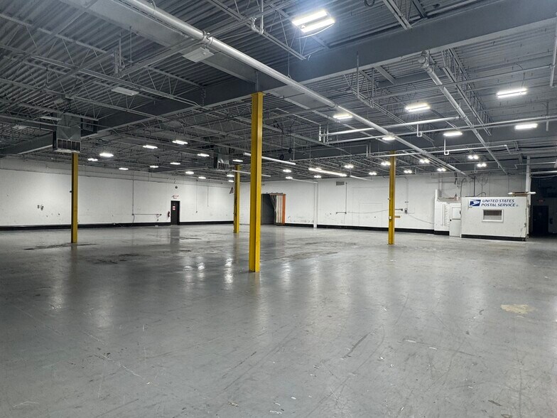 7040 Colonial Hwy, Pennsauken, NJ à louer - Photo du bâtiment - Image 3 de 12