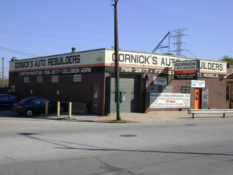 9363 S Ewing Ave, Chicago, IL for sale - Primary Photo - Image 1 of 54