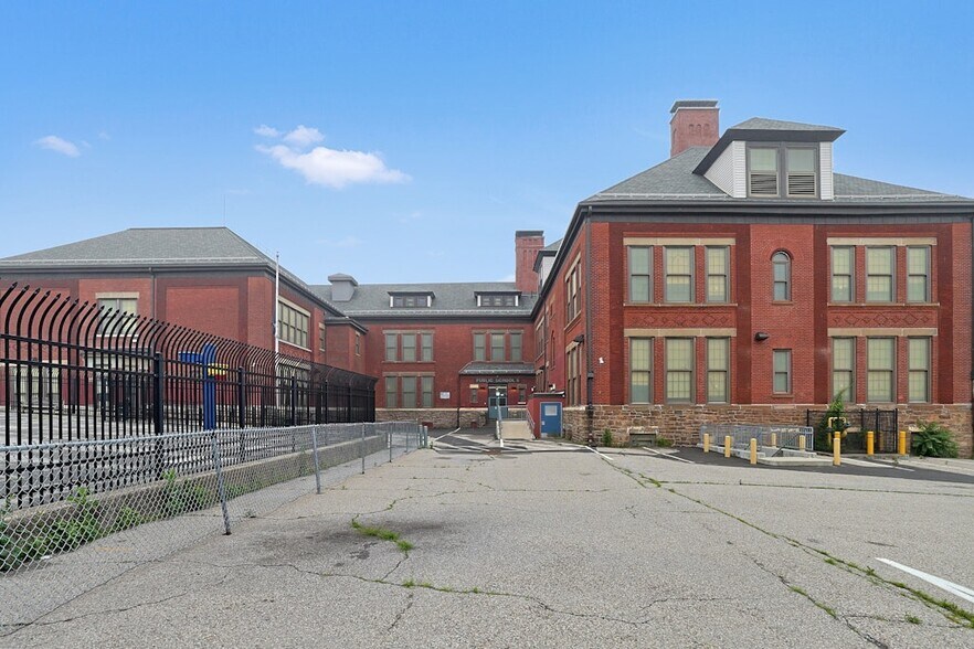 53 Morningside Ave, Yonkers, NY à vendre - Photo principale - Image 1 de 28